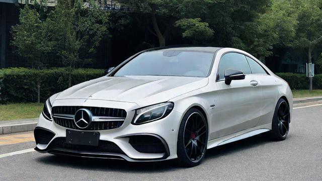 奔驰 amg c63